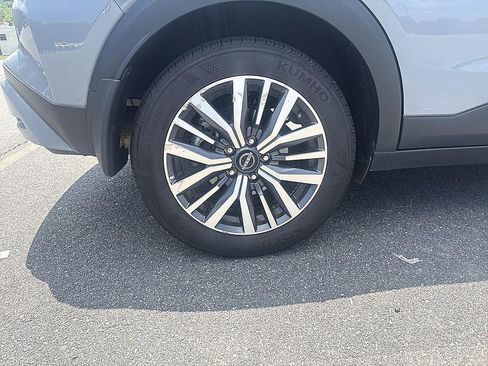 Certified 2023 Nissan Kicks SV FWD image 9