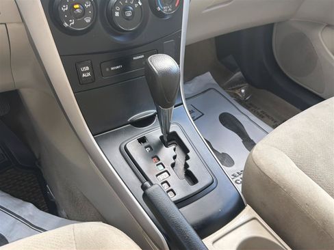 Used 2013 Toyota Corolla L FWD image 18