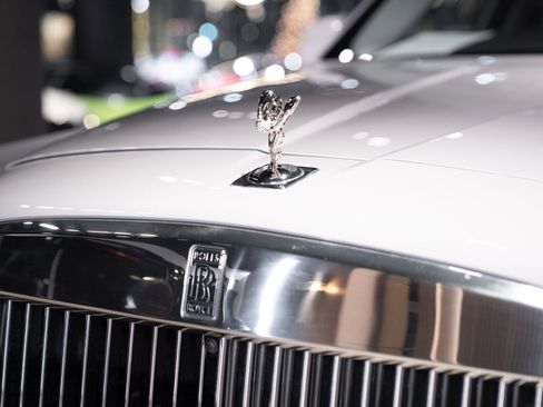 Used 2023 Rolls-Royce Cullinan w/ Cullinan Package image 49