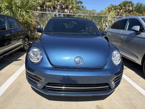 Used 2018 Volkswagen Beetle 2.0T SE FWD image 2