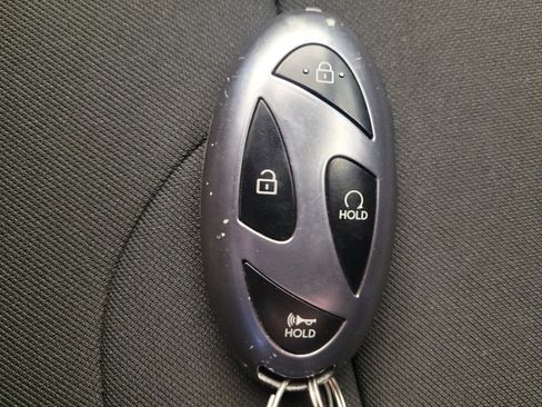 Used 2025 Hyundai Elantra SEL FWD image 32