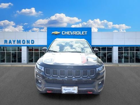 Used 2024 Jeep Compass Trailhawk AWD/4WD image 8