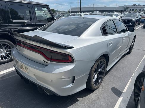 Used 2019 Dodge Charger R/T w/ Blacktop Package RWD image 4