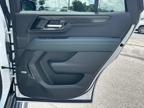 New 2026 GMC Yukon AT4 w/ AT4 Premium Plus Package AWD/4WD image 17