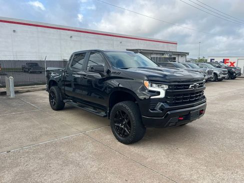 Used 2023 Chevrolet Silverado 1500 LT Trail Boss w/ LPO, Dark Essentials Package image 3