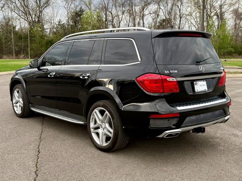 Used 2016 Mercedes-Benz GL 550 4MATIC image 4
