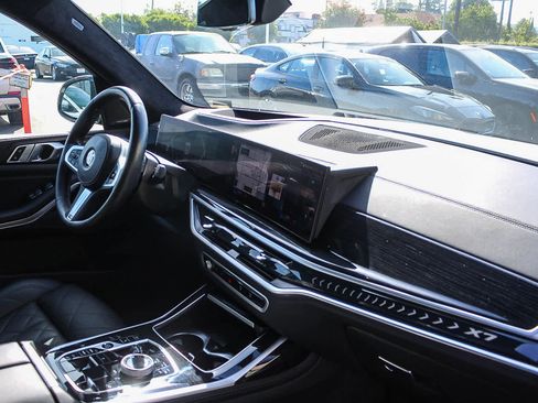 Certified 2023 BMW X7 xDrive40i w/ M Sport Package image 16