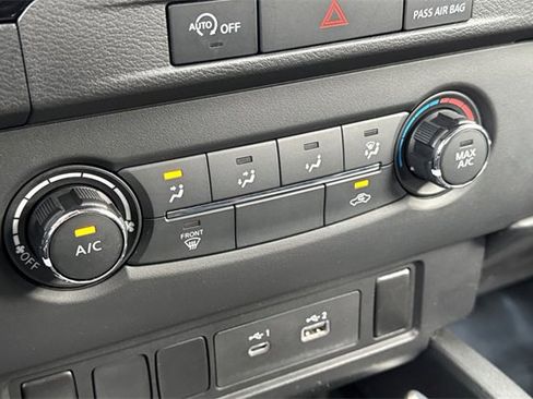 Used 2023 Nissan Frontier SV image 28