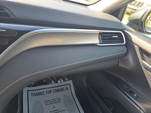 Used 2018 Toyota Camry SE FWD image 29