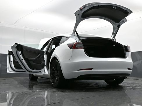 Used 2023 Tesla Model 3 Performance image 40