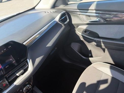 Used 2025 Chevrolet TrailBlazer LT AWD/4WD image 13