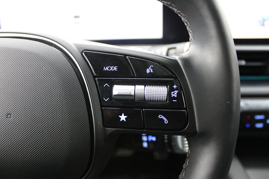 Used 2023 Hyundai Ioniq 6 Limited AWD/4WD image 19