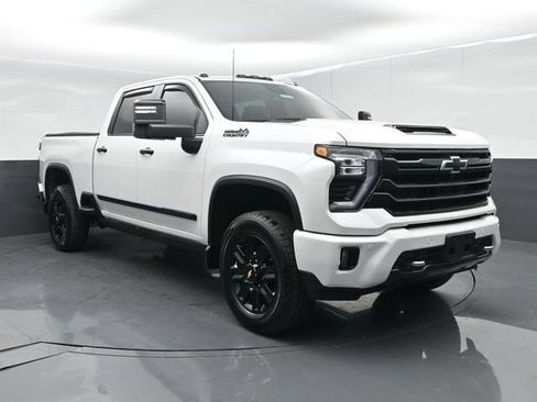 Used 2024 Chevrolet Silverado 3500 High Country w/ High Country Premium Package AWD/4WD image 1