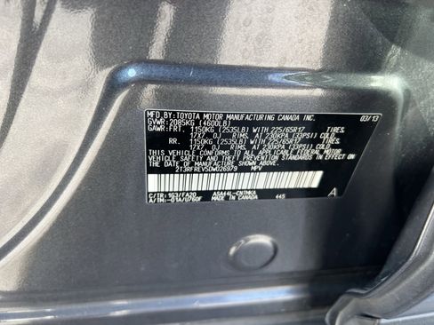 Used 2013 Toyota RAV4 XLE AWD/4WD image 27