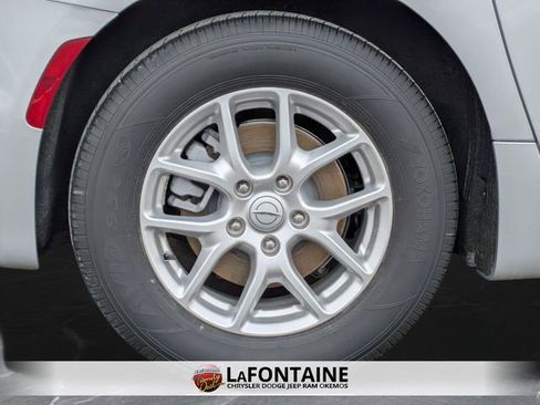 New 2026 Chrysler Pacifica Select FWD image 31