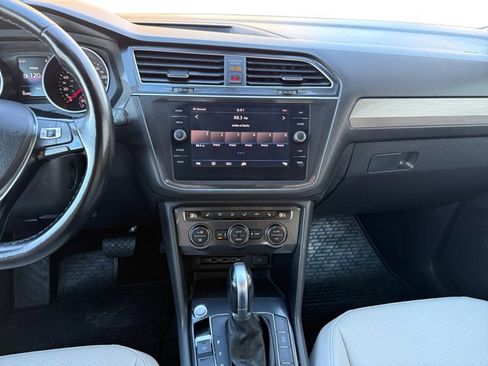 Used 2019 Volkswagen Tiguan SE image 15