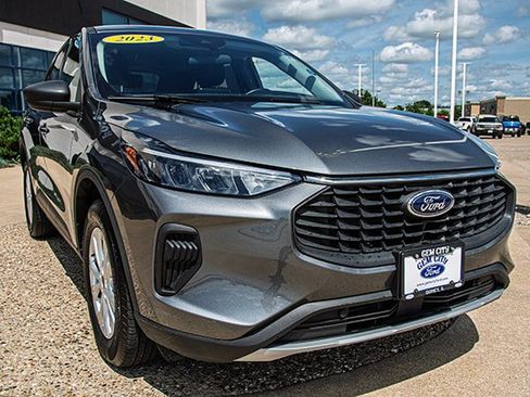 Used 2023 Ford Escape Active AWD/4WD image 7