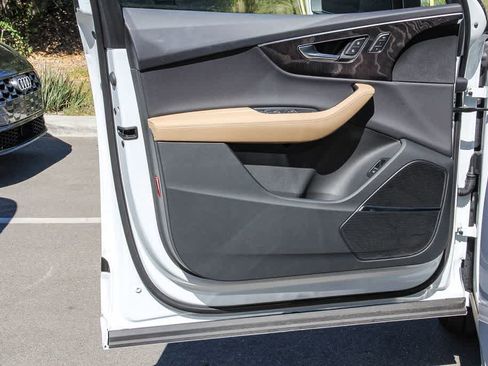 Used 2025 Audi Q7 Premium Plus w/ Premium Plus Package image 22