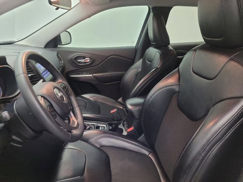 Used 2020 Jeep Cherokee Latitude Plus image 17