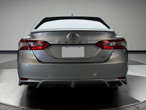 Used 2019 Toyota Camry SE FWD image 5