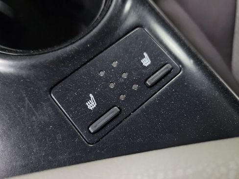 Used 2019 Toyota Camry LE FWD image 19