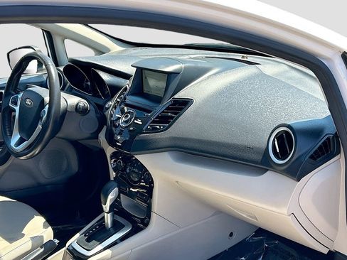 Used 2016 Ford Fiesta Titanium FWD image 29