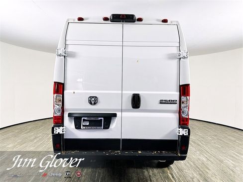 Used 2025 RAM ProMaster 2500 w/ Convenience Group image 5