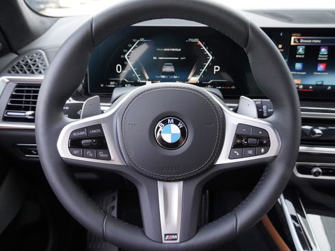 Used 2026 BMW X7 xDrive40i w/ M Sport Package AWD/4WD image 19