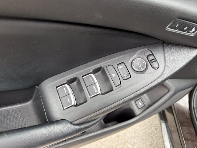 Used 2018 Honda Accord Touring image 17