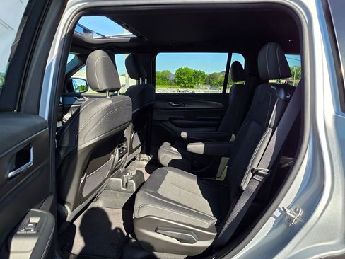 New 2026 Jeep Grand Cherokee L Laredo AWD/4WD image 31
