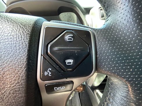 Used 2017 Toyota 4Runner SR5 AWD/4WD image 16