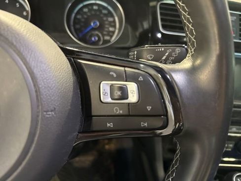 Used 2017 Volkswagen Golf R 4-Door AWD/4WD image 5