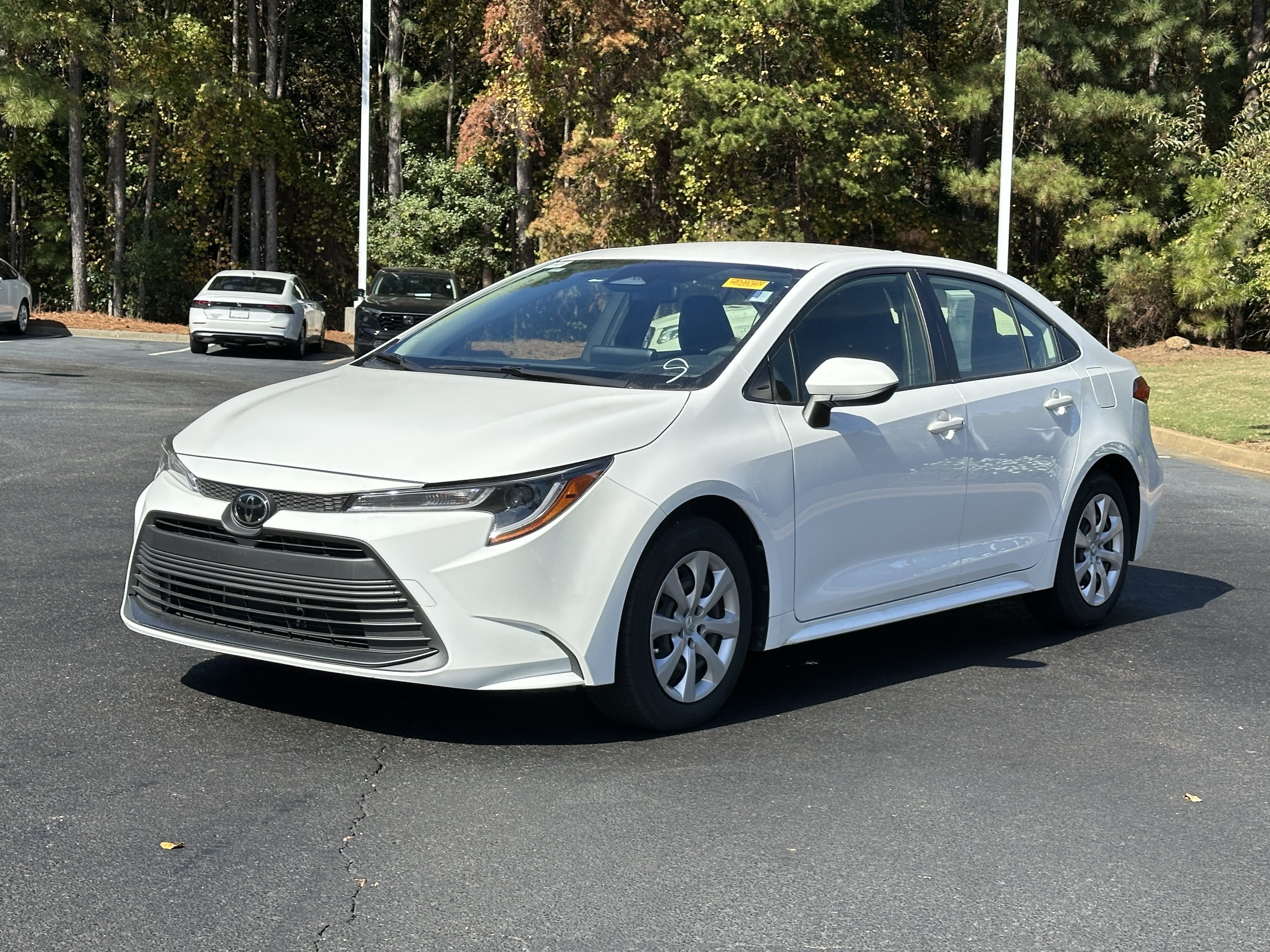 Used 2023 Toyota Corolla LE FWD image 5
