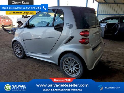 Used 2014 smart fortwo electric drive image 3
