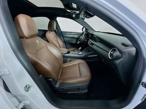 Used 2022 Alfa Romeo Stelvio Ti image 34