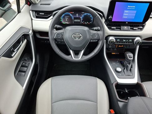 Used 2023 Toyota RAV4 Limited image 11