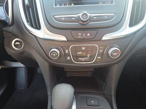 Used 2022 Chevrolet Equinox LT FWD image 23