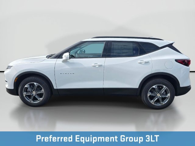 New 2026 Chevrolet Blazer LT w/ Sound & Technology Package AWD/4WD image 2