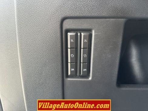 Used 2024 Ford Expedition XLT AWD/4WD image 41