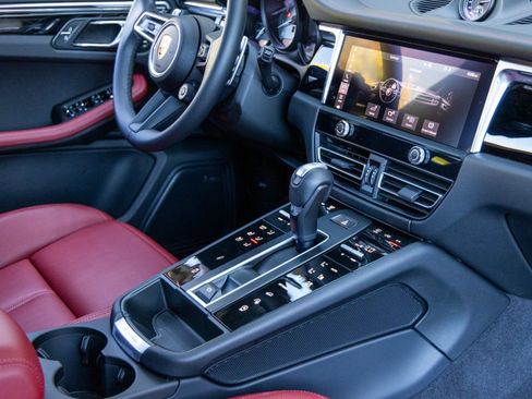 Certified 2025 Porsche Macan S image 53