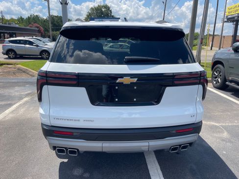 Used 2024 Chevrolet Traverse LT AWD/4WD image 13