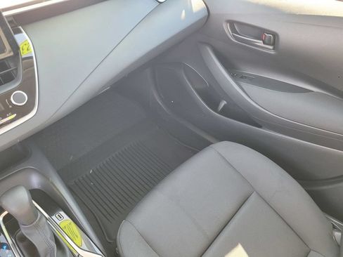 Used 2023 Toyota Corolla LE FWD image 12
