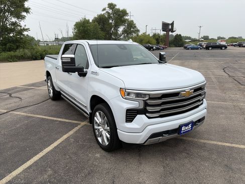 Used 2026 Chevrolet Silverado 1500 High Country w/ High Country Premium Package AWD/4WD image 8