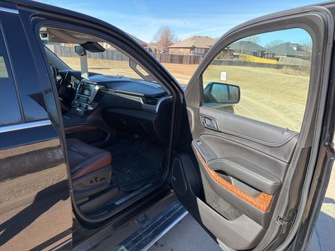 Used 2019 Chevrolet Suburban Premier w/ Premier Plus Edition image 20