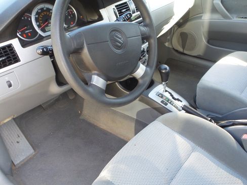 Used 2006 Suzuki Forenza Sedan image 16