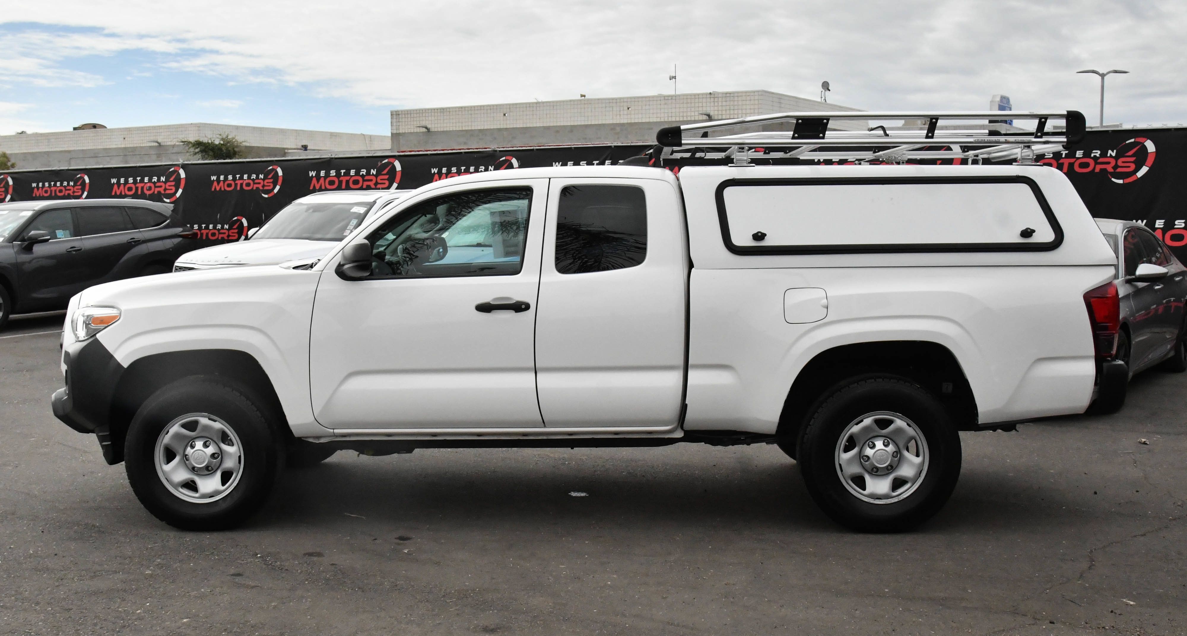 Used 2021 Toyota Tacoma SR RWD image 4