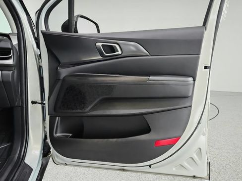 Certified 2026 Kia Carnival SX w/ SX Dark Edition Package FWD image 27