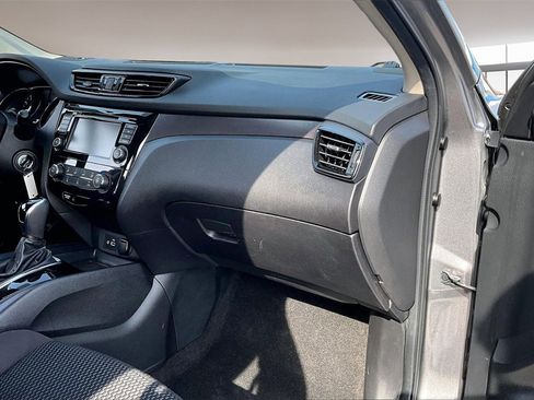 Used 2021 Nissan Rogue Sport S image 16