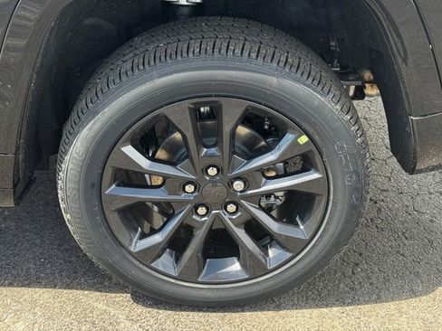 New 2026 Jeep Grand Cherokee Limited AWD/4WD image 11