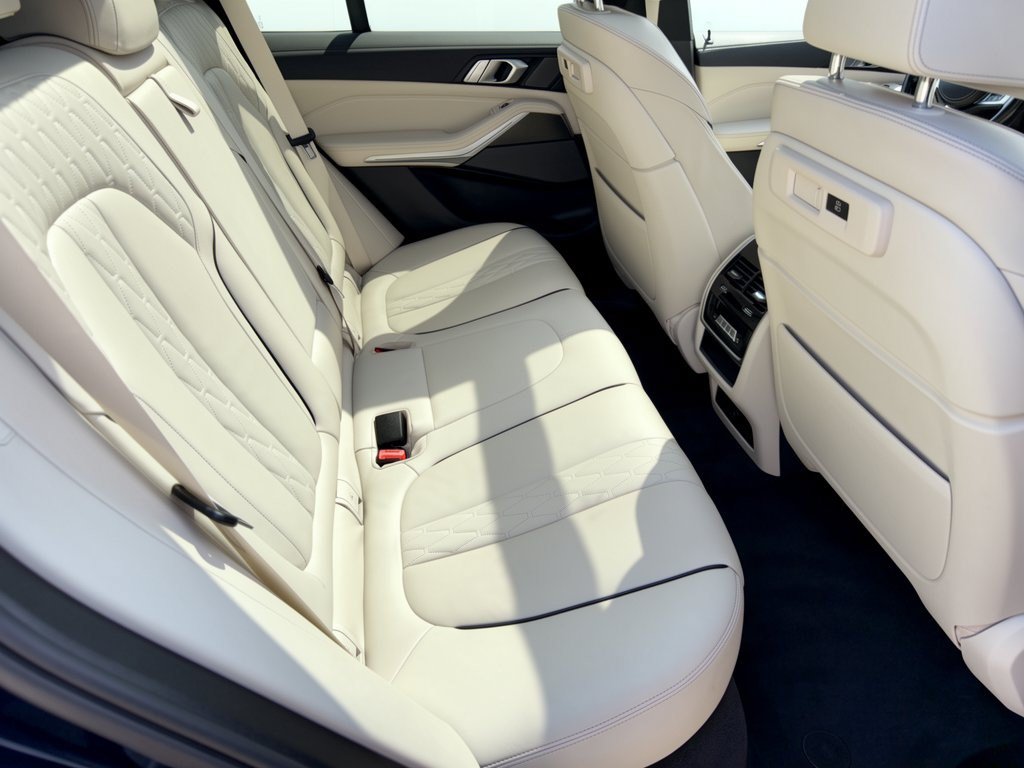 Used 2022 BMW X5 M50i w/ Premium Package AWD/4WD image 29